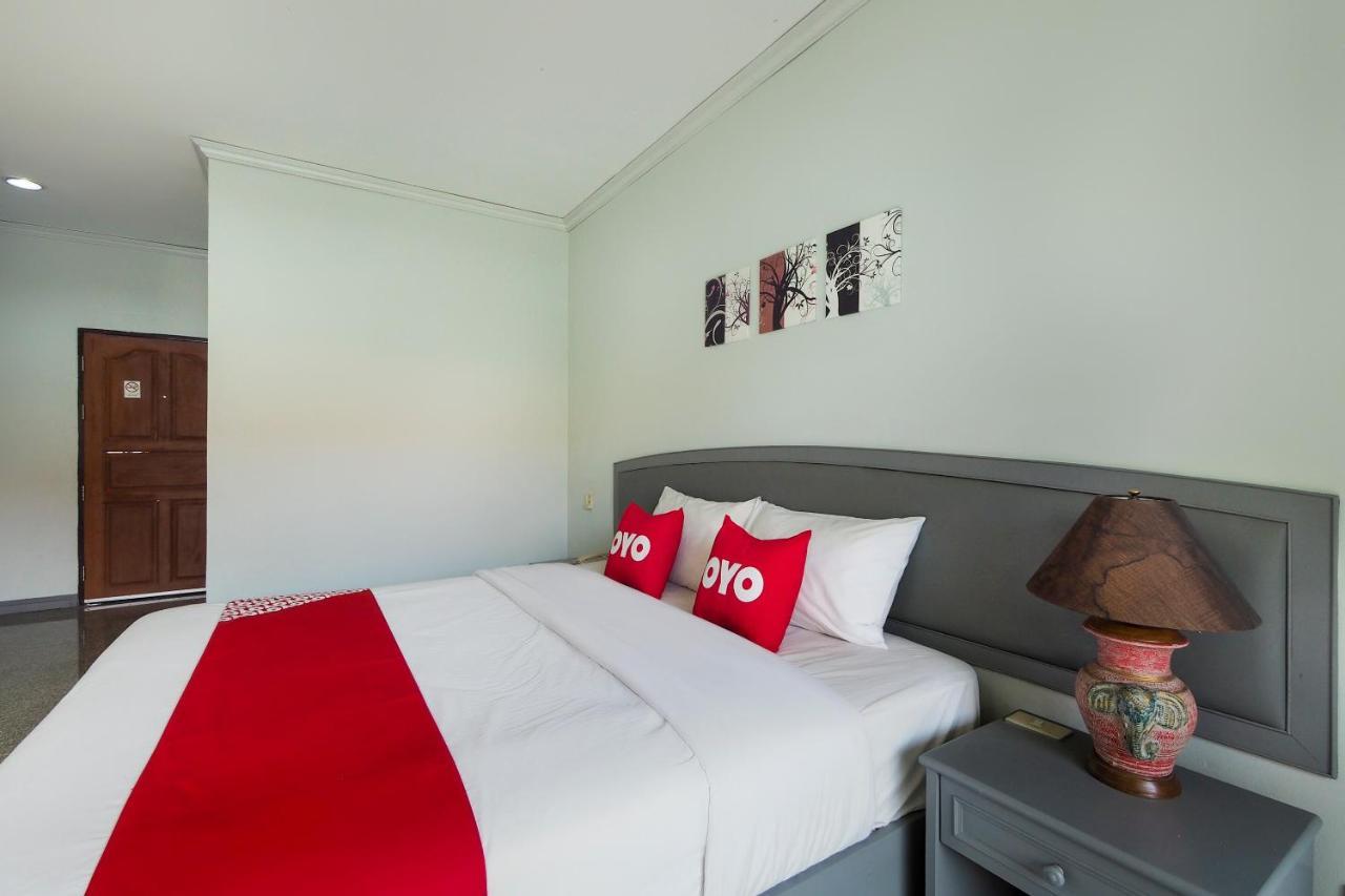 Oyo 859 Golden Land Hotel Csiangraj Kültér fotó