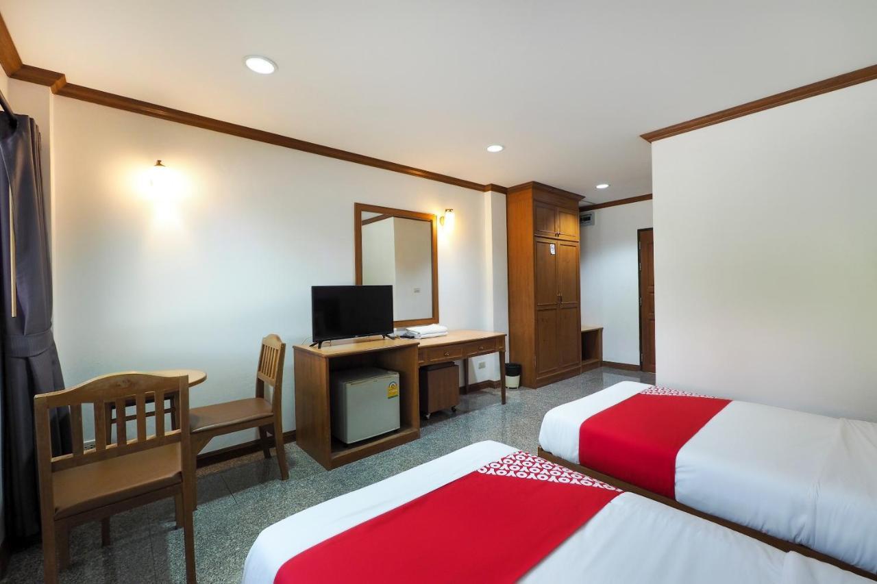 Oyo 859 Golden Land Hotel Csiangraj Kültér fotó