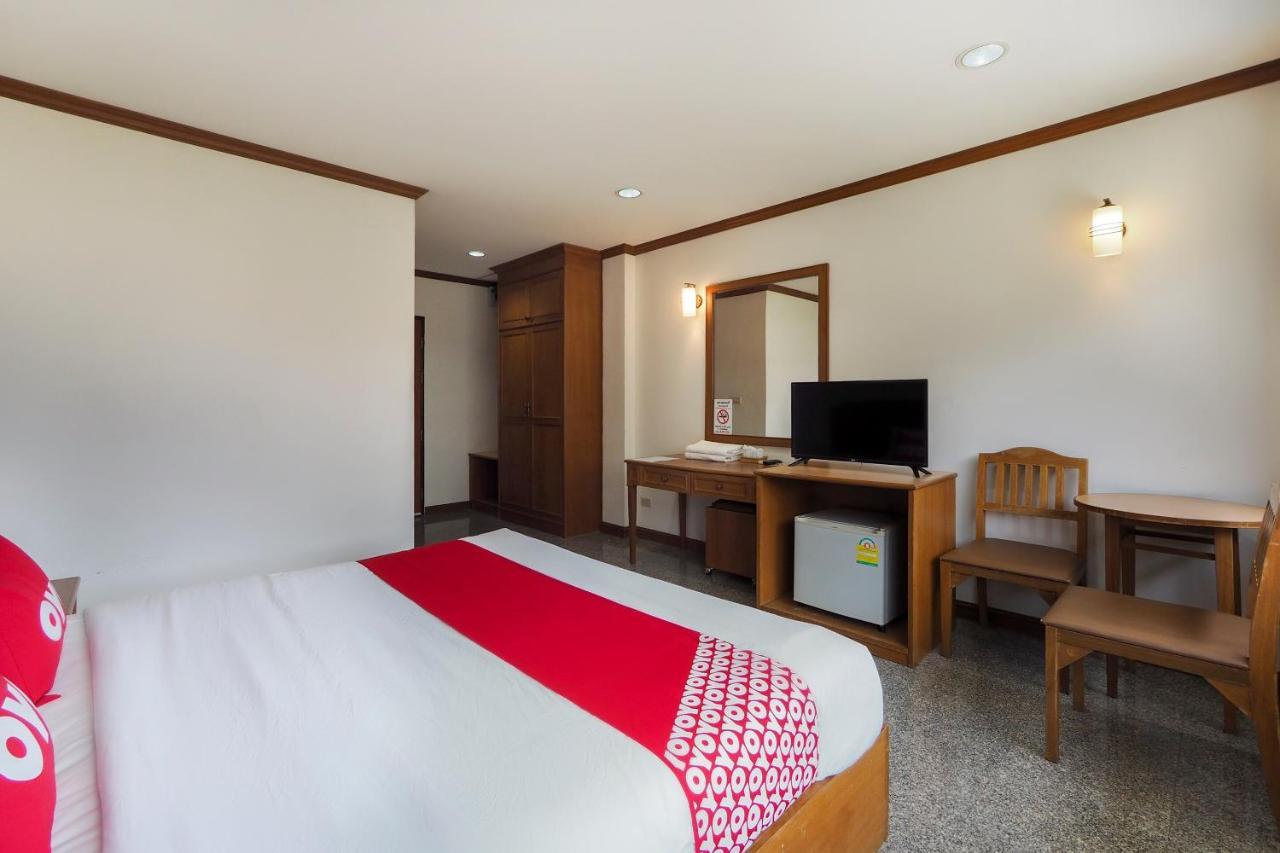Oyo 859 Golden Land Hotel Csiangraj Kültér fotó