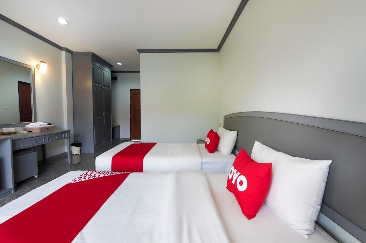 Oyo 859 Golden Land Hotel Csiangraj Kültér fotó