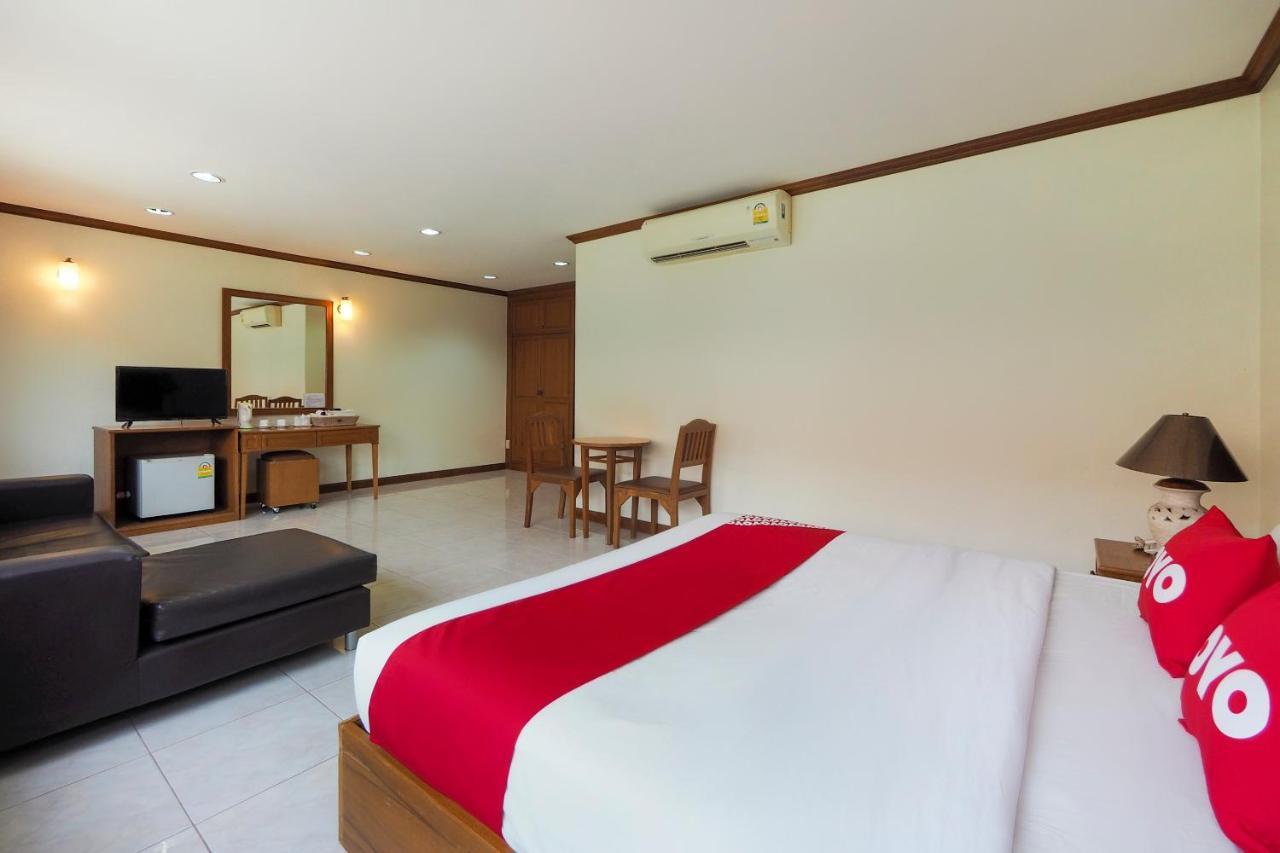 Oyo 859 Golden Land Hotel Csiangraj Kültér fotó