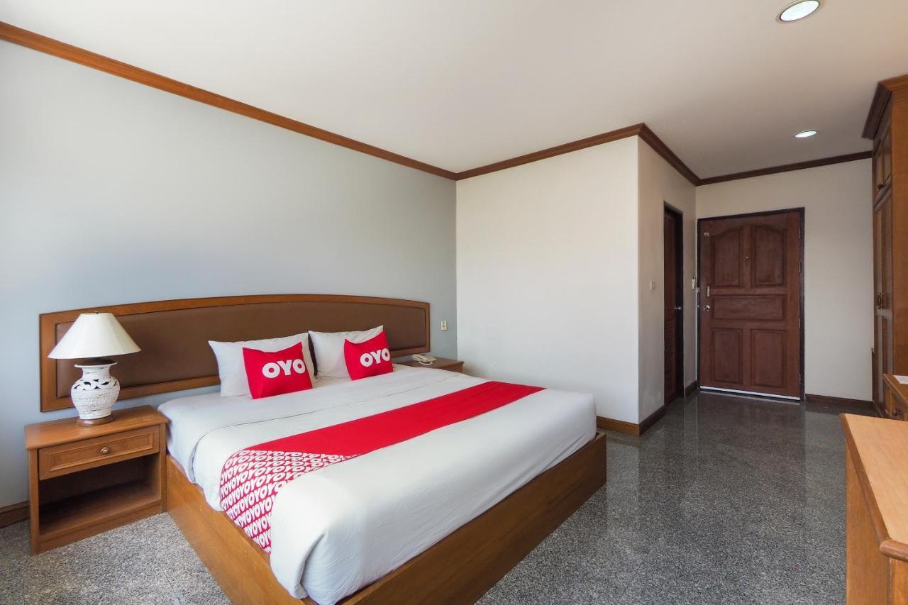Oyo 859 Golden Land Hotel Csiangraj Kültér fotó