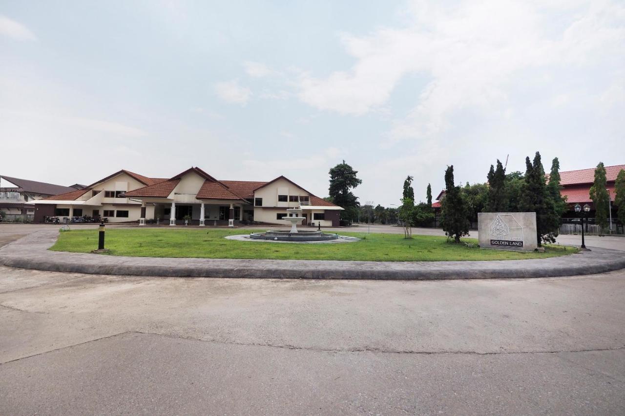 Oyo 859 Golden Land Hotel Csiangraj Kültér fotó