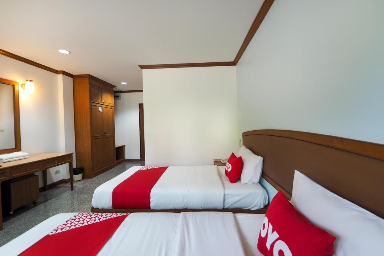 Oyo 859 Golden Land Hotel Csiangraj Kültér fotó